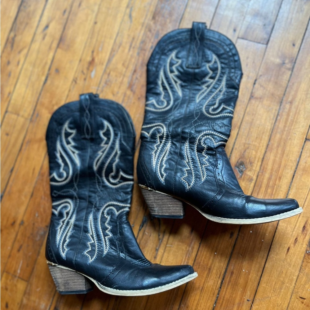 Cowboy boots 🤠